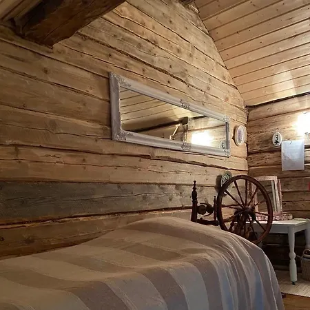 Bed & Breakfast Kulttuurikartano Pekan Pirtit